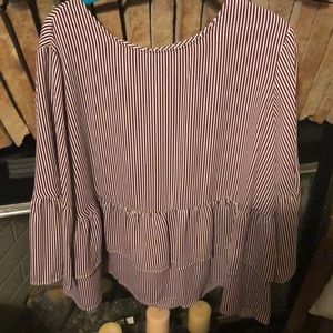 Maroon/white quarter length sleeve top (size XXL)
